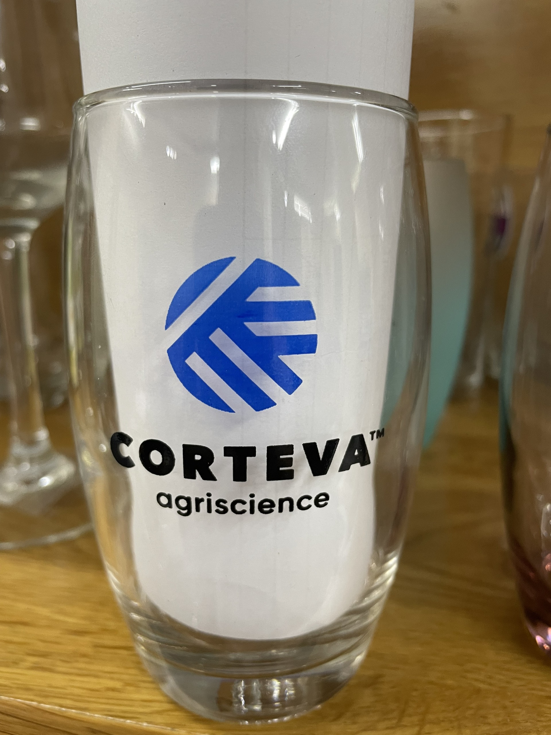 In logo lên thuỷ tinh